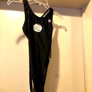 TYR MAXBACK PERFORMANCE LYCRA Swimsuit,NEW, Size EU 32, NWT